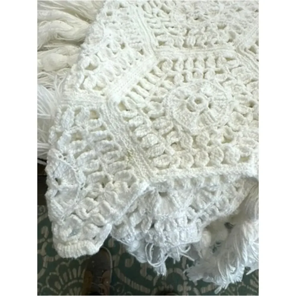 STUNNING, Vintage Large Handmade Crochet  Coverlet Tablecloth 96